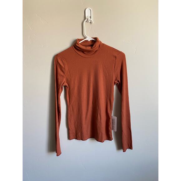 NWT Heart and Hips Orange Ribbed Turtleneck- size medium - Picture 2 of 3